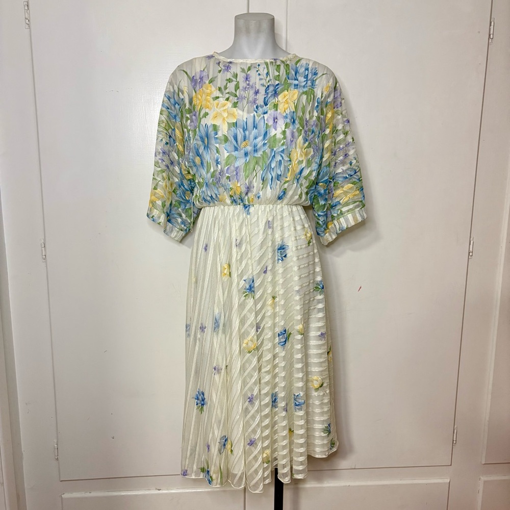 Vintage Mary Martin Cream Striped Floral Short Flare Sleeve Knee Length Dress